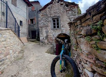 italy/lunigiana/landmark/prati-di-camporaghena