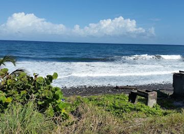 saint-vincent-and-the-grenadines/chateaubelair/landmark/black-point-tunnel