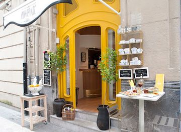 spain/bilbao/ensanche/landmark/promenade-vermuteria-y-taperia