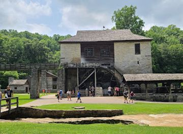 indiana/southern-indiana/landmark/pioneer-village