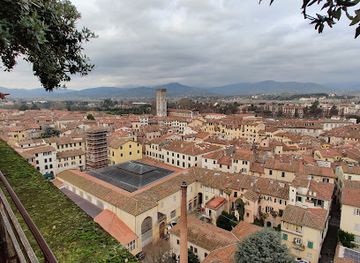 italy/lucca/landmark/porta-santa-maria