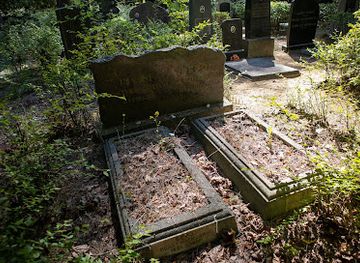 latvia/vidzeme/landmark/grave-of-itzak-bers