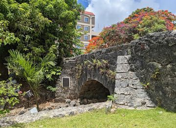 guam/tumon/landmark/san-antonio-bridge