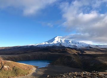 new-zealand/tongariro-national-park/landmark/lower-tama-lake