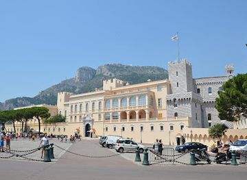 monaco/la-colle/landmark/francois-grimaldi-statue