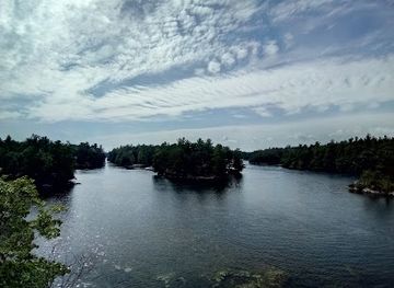 new-york/thousand-islands/landmark/hill-island
