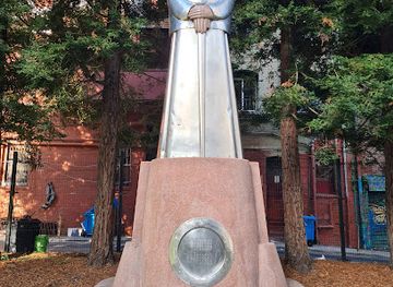 california/san-francisco/chinatown/landmark/dr-sun-yat-sen-statue