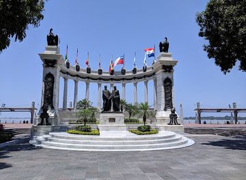 ecuador/southwest-coast/landmark/hemicycle-de-la-rotonda
