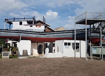 indonesia/aceh/landmark/monumen-kapal-tsunami-lampulo