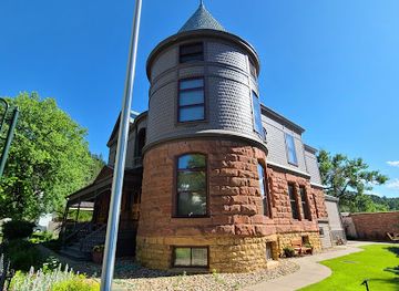 south-dakota/coteau-des-prairies/landmark/adams-house