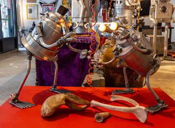 ohio/akron/landmark/clayton-bailey-s-world-of-wonders-akron