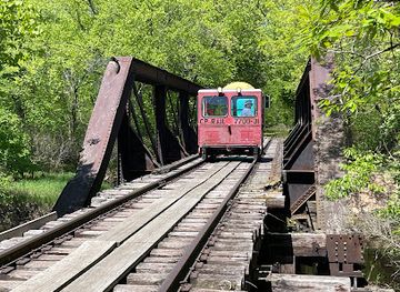 wisconsin/chippewa-valley/landmark/chippewa-valley-motor-car-entrance