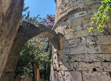 switzerland/lausanne/old-town/landmark/tour-romantique-a-lausanne