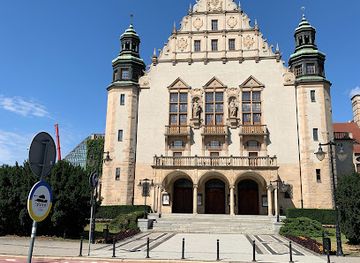 poland/poznan/stare-miasto/landmark/adam-mickiewicz-square