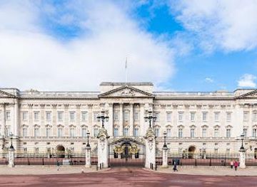 united-kingdom/surrey/landmark/buckingham-palace-rd