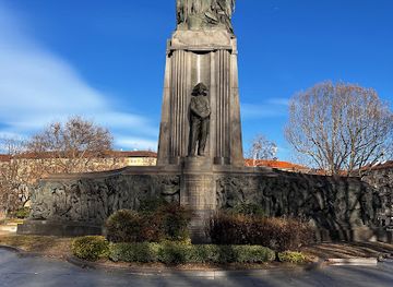 italy/turin/vanchiglia/landmark/monument-to-carabinieri