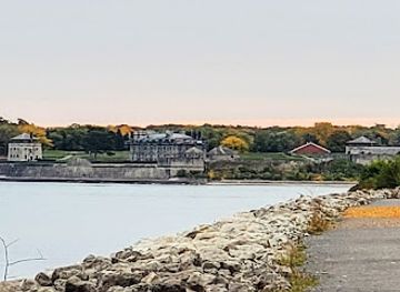 new-york/greater-niagara/landmark/fort-mississauga-and-mississauga-point-lighthouse-national-historic-sites