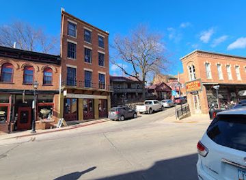 illinois/galena-historic-district/landmark/amelia-s-galena-ghost-tours-inc