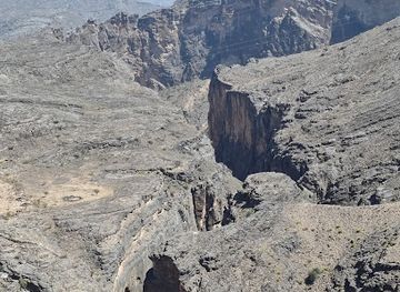 oman/jebel-shams/landmark/adventure-snake-canyon-oman