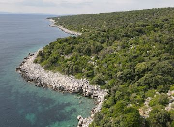 croatia/lika/landmark/olive-gardens-of-lun