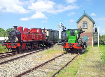 netherlands/zeeland/landmark/foundation-steam-train-goes-borsele