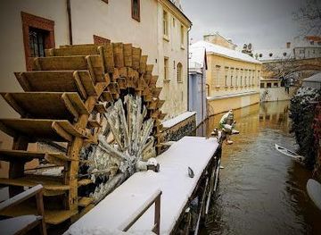 czechia/prague/landmark/certovka-water-wheel-bridge