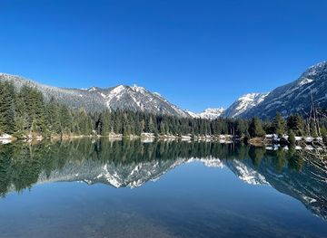 washington/snoqualmie-pass/landmark/gold-creek-pond-picnic-ground