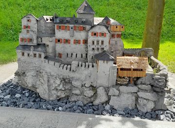 liechtenstein/vaduz-nature-park/landmark/citytrain