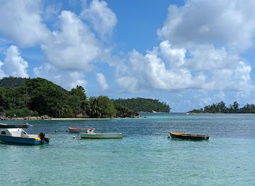 seychelles/ile-au-cerf/landmark/del-place-restaurant