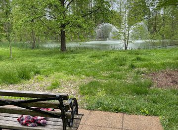 missouri/st-louis/forest-park/landmark/round-lake-fountain