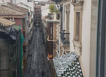 spain/granada/centro-sagrario/landmark/cuarto-real-de-santo-domingo