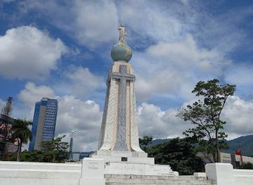 el-salvador/eastern-region/landmark/monument-to-the-divine-savior-of-the-world