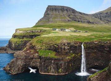 faroe-islands/suouroy-island/landmark/mulafossur-waterfall