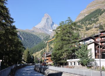 switzerland/zermatt/landmark/scenic-view-of-matterhorn