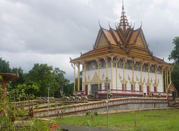 cambodia/kampong-chhnang/landmark/kampong-cham-market