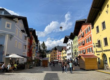 austria/kitzbuhel/landmark/stadtbrunnen