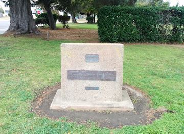 california/oakland/landmark/alameda-terminus-of-the-1st-transcontinental-railroad