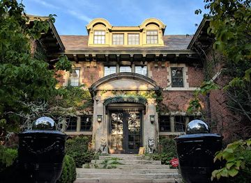 kansas/kansas-city/landmark/thomas-hart-benton-home-and-studio-state-historic-site
