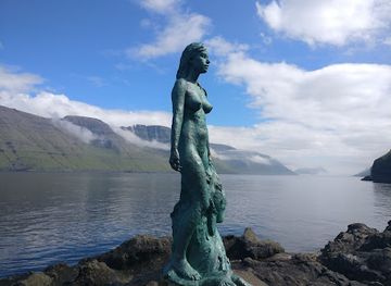 faroe-islands/klaksvik/landmark/the-seal-woman-kopakonan