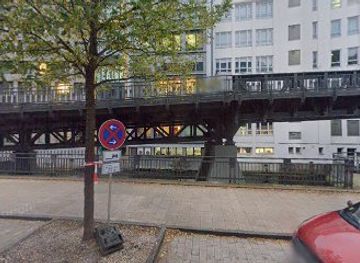 germany/hamburg/landmark/monkedamm-channel