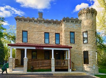 illinois/joliet/landmark/bishops-hill