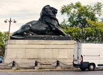 france/ile-de-france/landmark/pl-denfert-rochereau