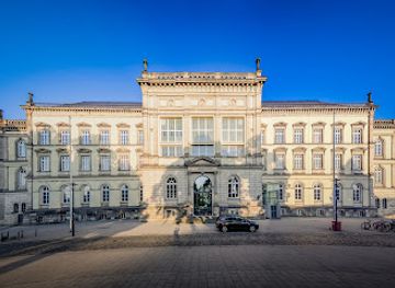 germany/hamburg/landmark/museum-of-art-and-industry