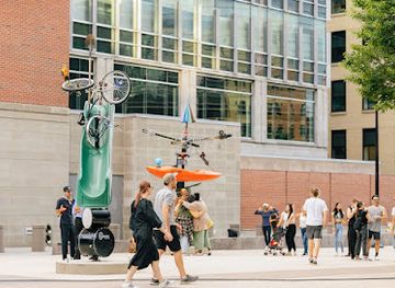 colorado/denver/lodo-lower-downtown/landmark/plaza-of-the-americas