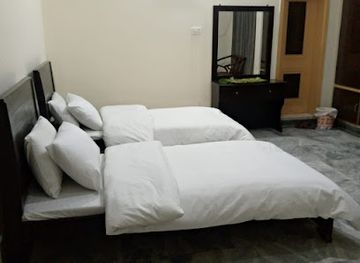 pakistan/peshawar/landmark/town-palace