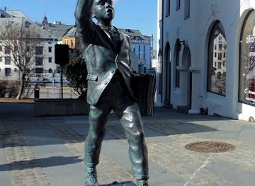 norway/alesund/landmark/avisgutten