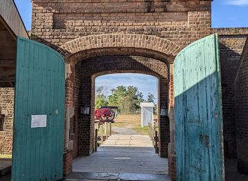 south-carolina/sea-islands/landmark/old-fort-jackson