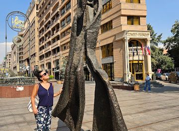 armenia/aparan/landmark/walking-man-statue