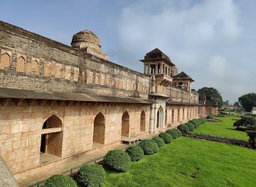 india/madhya-pradesh/landmark/jahaz-mahal
