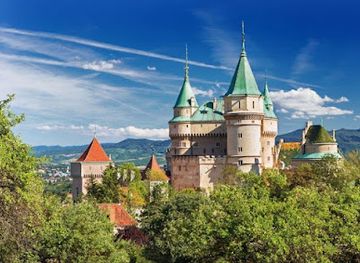 slovakia/dolina/landmark/castle-of-spirits-bojnice-castle
